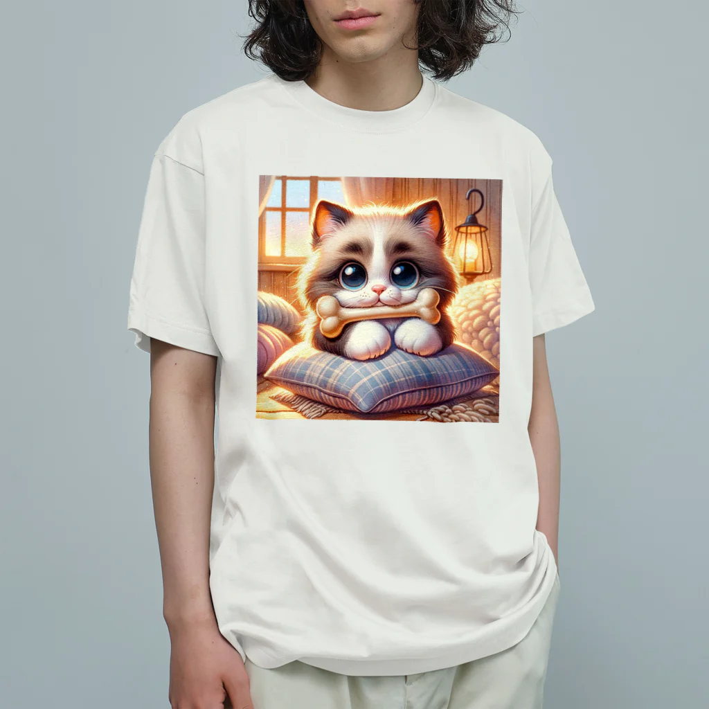 TomaTracksの骨をくわえた猫ちゃん オーガニックコットンTシャツ