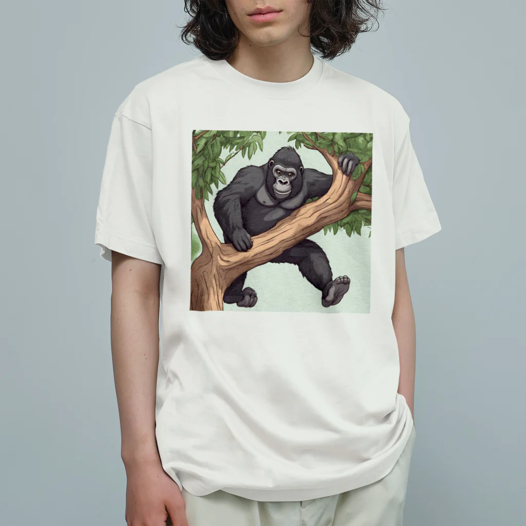 namuhatimanの木を登っているゴリラ Organic Cotton T-Shirt