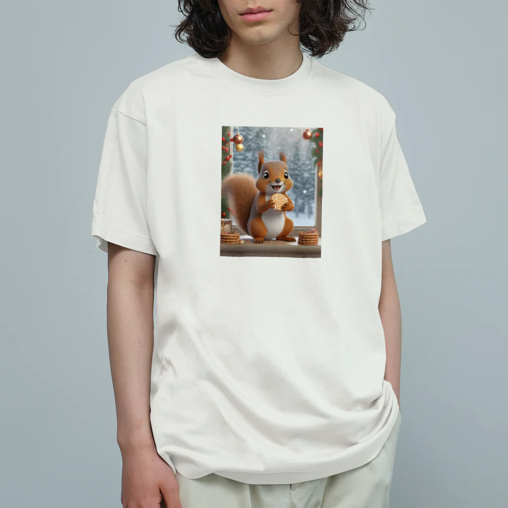 Colorful Canvasの窓辺でクッキーを食べるリス Organic Cotton T-Shirt