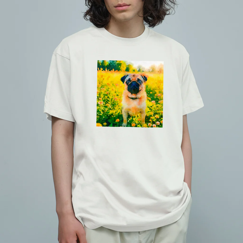 犬好きのしましまの水彩画の犬 花畑のパグのイラスト Organic Cotton T-Shirt