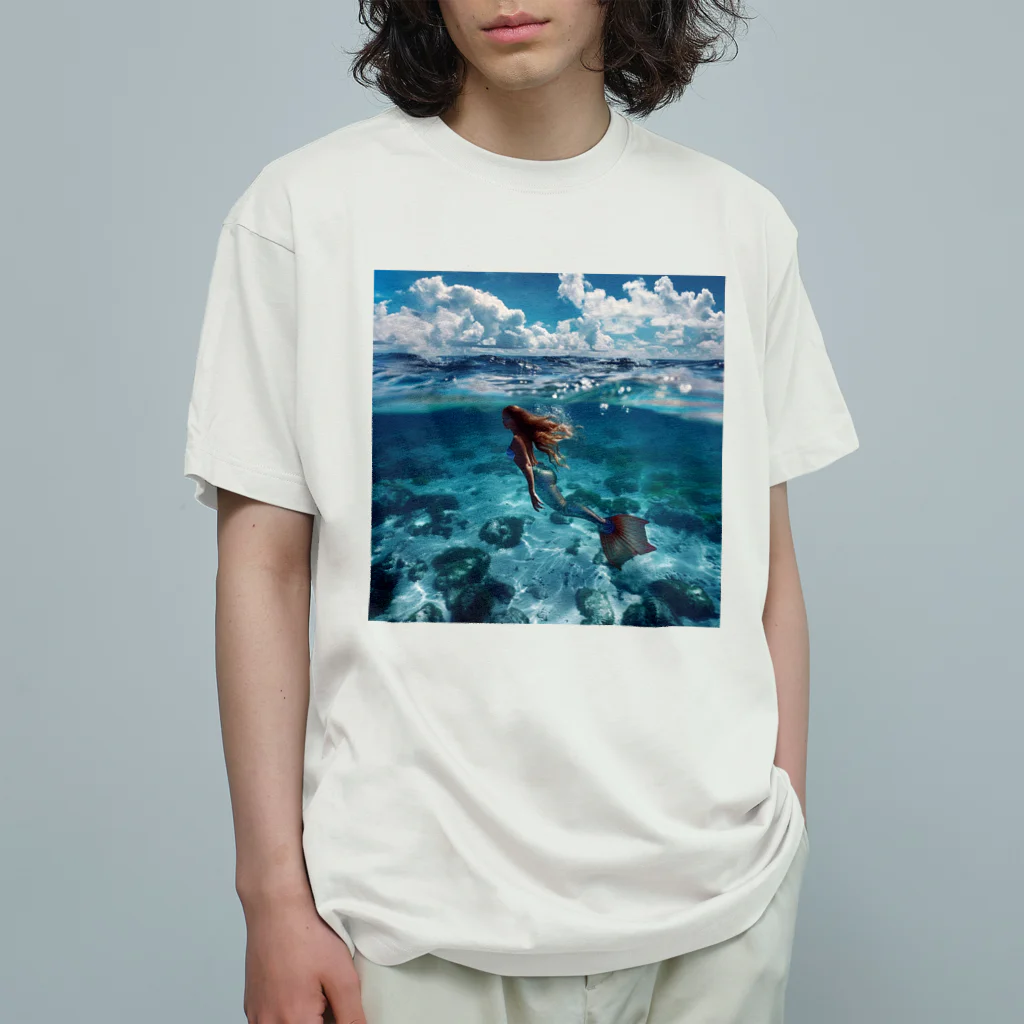 AQUAMETAVERSEのモルジブの大海原で人魚が泳いでいますsanae2074 Organic Cotton T-Shirt