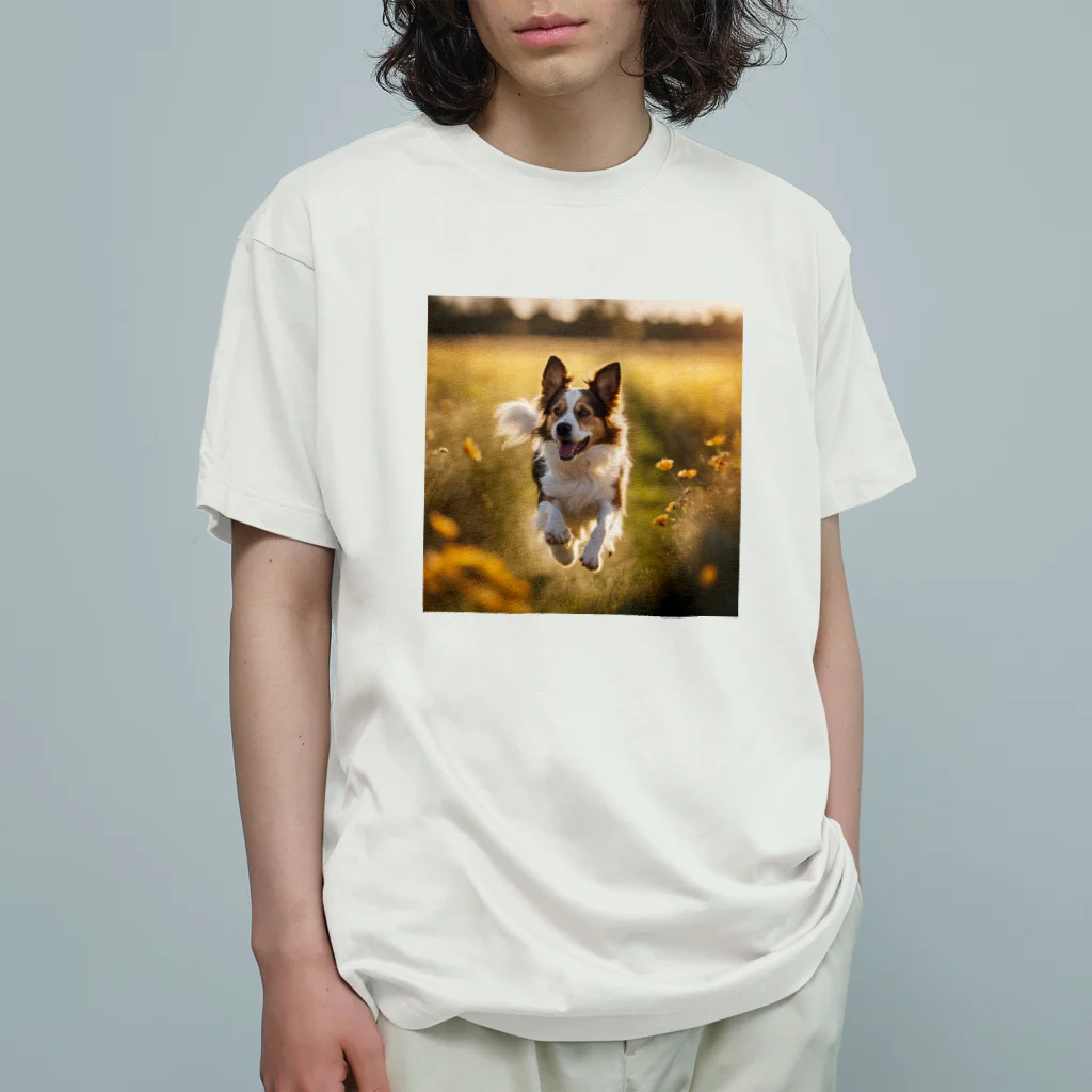 zigerparkのお花畑を駆ける犬 オーガニックコットンTシャツ