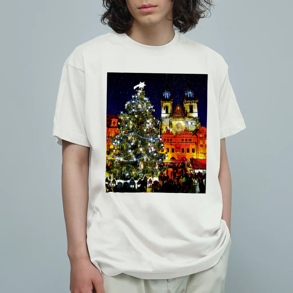 GALLERY misutawoのプラハ 夜のクリスマスツリーとティーン教会 Organic Cotton T-Shirt