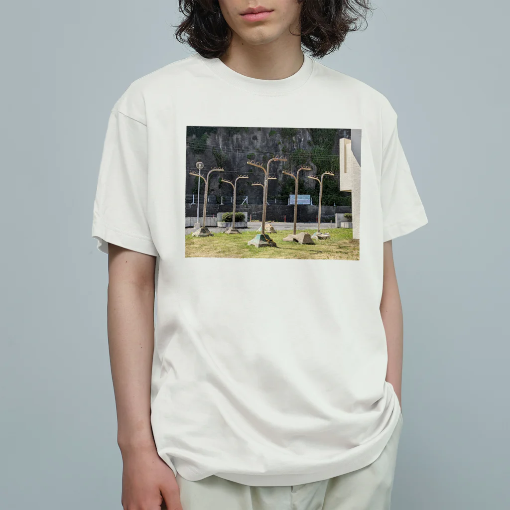 irukoの物干し台群生の図 オーガニックコットンTシャツ