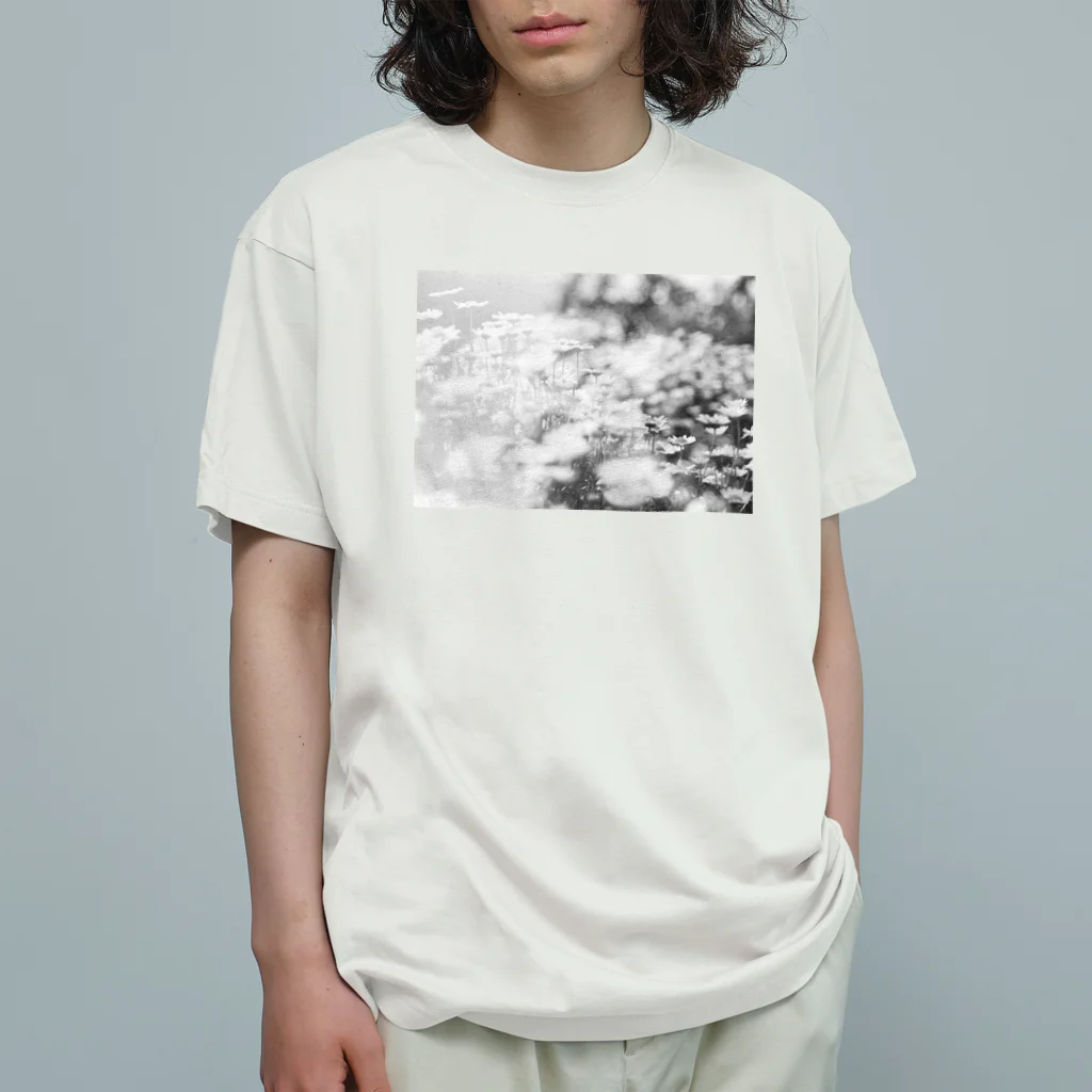 scent of colorsのmonochrome flowers《film》 オーガニックコットンTシャツ