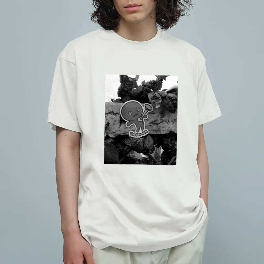 STUDIO SUNLIGHT WEB SHOPのぶーどぅーどーる「今日もどこかにはりつけられる」 Organic Cotton T-Shirt