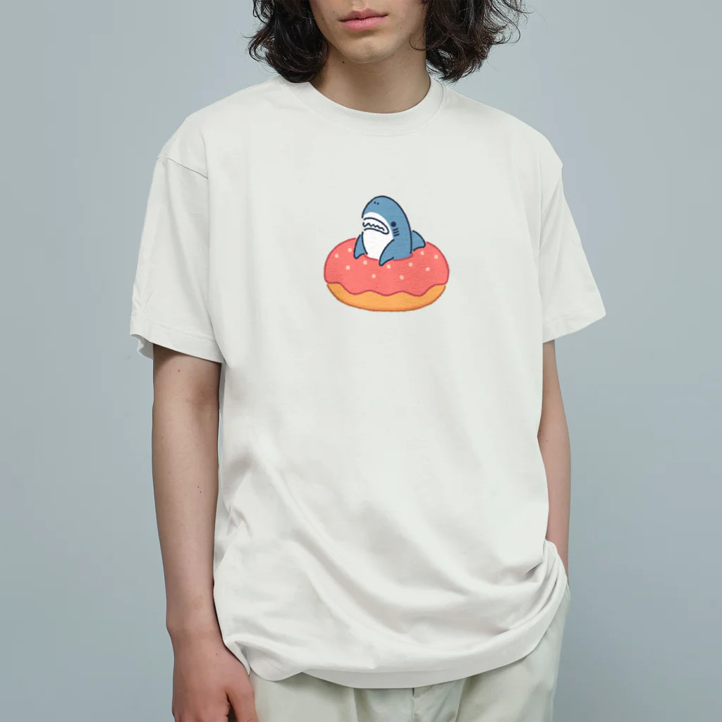 サメ わりとおもいのドーナツに喰われるサメ オーガニックコットンTシャツ