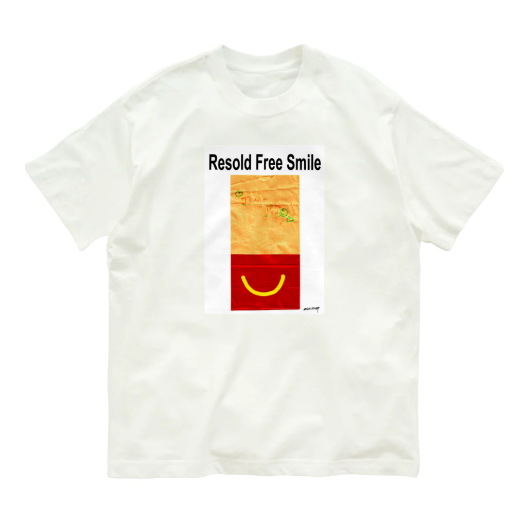 点在する展示空間の『転売されるFREE　SMILE』 オーガニックコットンTシャツ