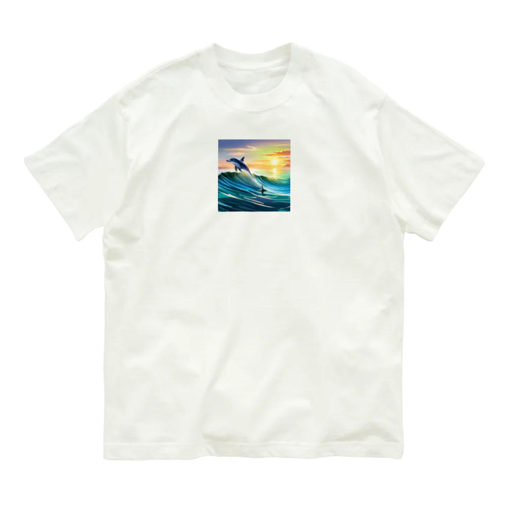 itacyoko(AIイラスト屋)の夕暮れで飛ぶイルカ オーガニックコットンTシャツ