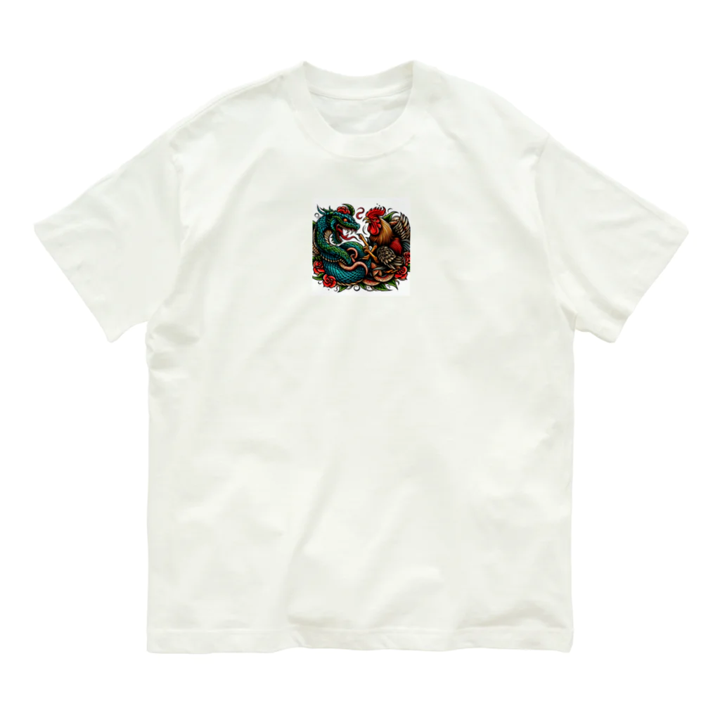 mitsu_tattooの鶏と蛇の喧嘩 オーガニックコットンTシャツ