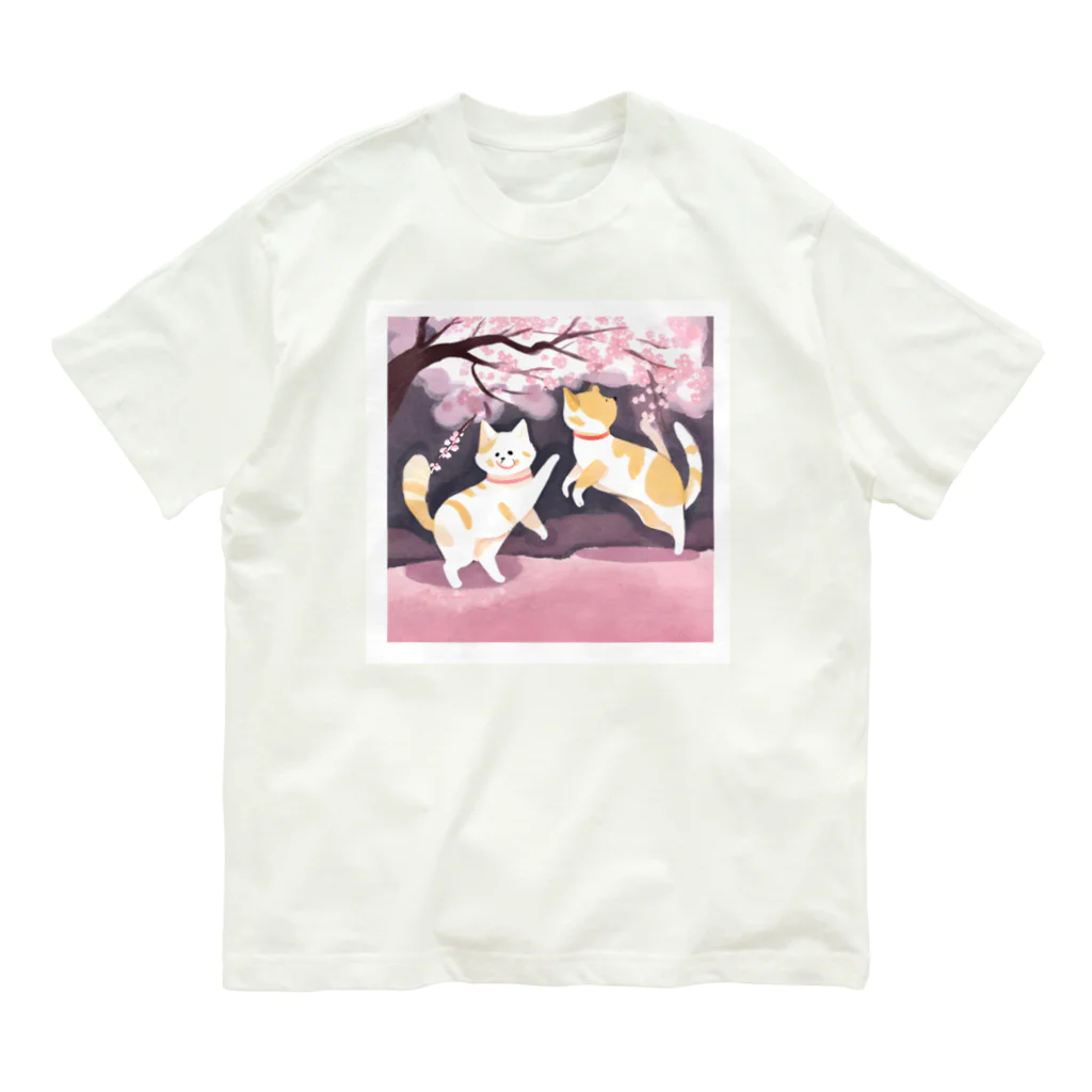 Shironekokuuの桜で遊ぶ犬と猫 オーガニックコットンTシャツ