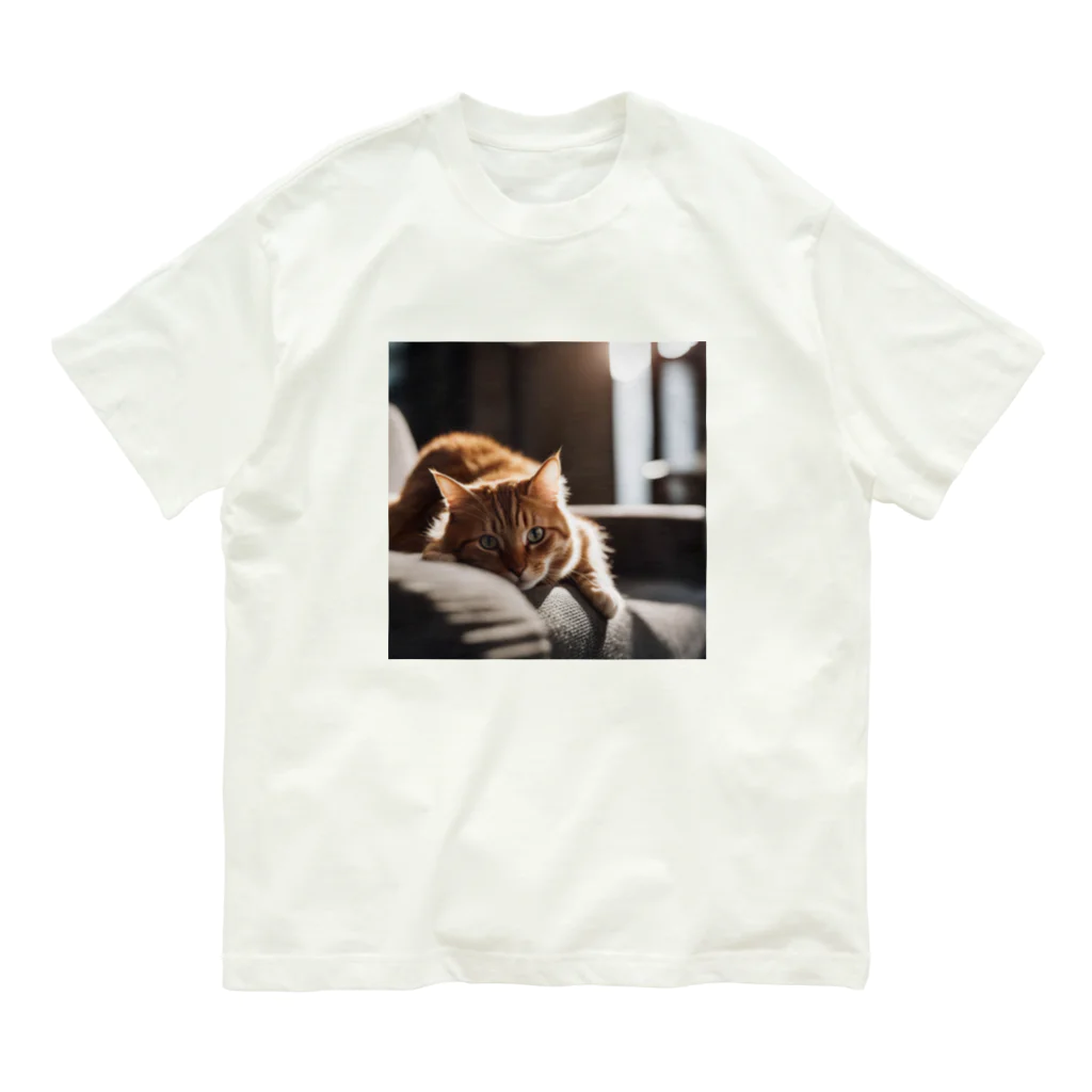 feliceのリビングでごろんとする猫 オーガニックコットンTシャツ