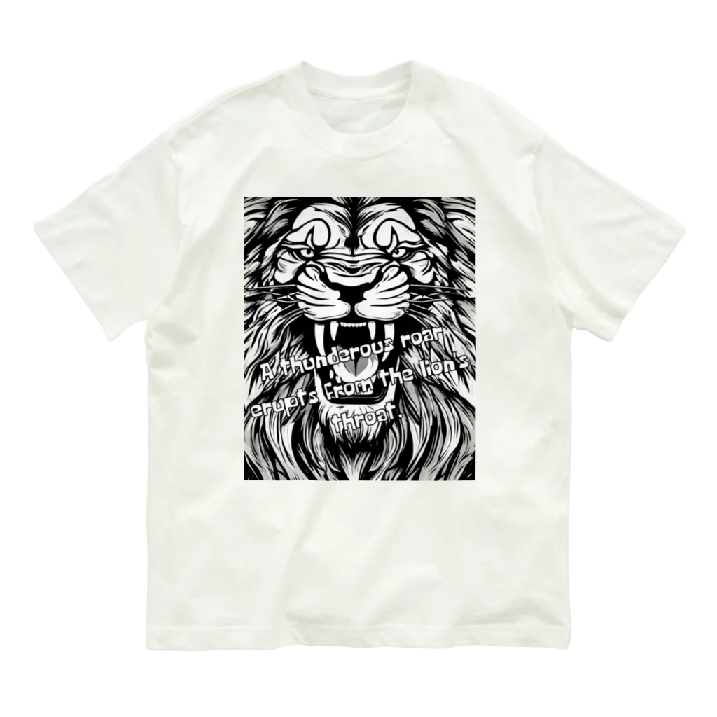 SERIY_SHOPの荘厳なる支配者：モノトーンのライオンの描画 オーガニックコットンTシャツ