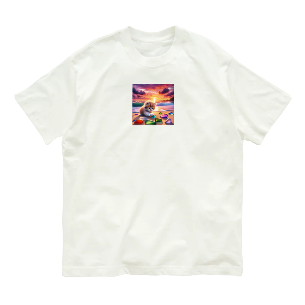 yunakiziの夕日の中シーガラスで遊ぶ子猫 Organic Cotton T-Shirt