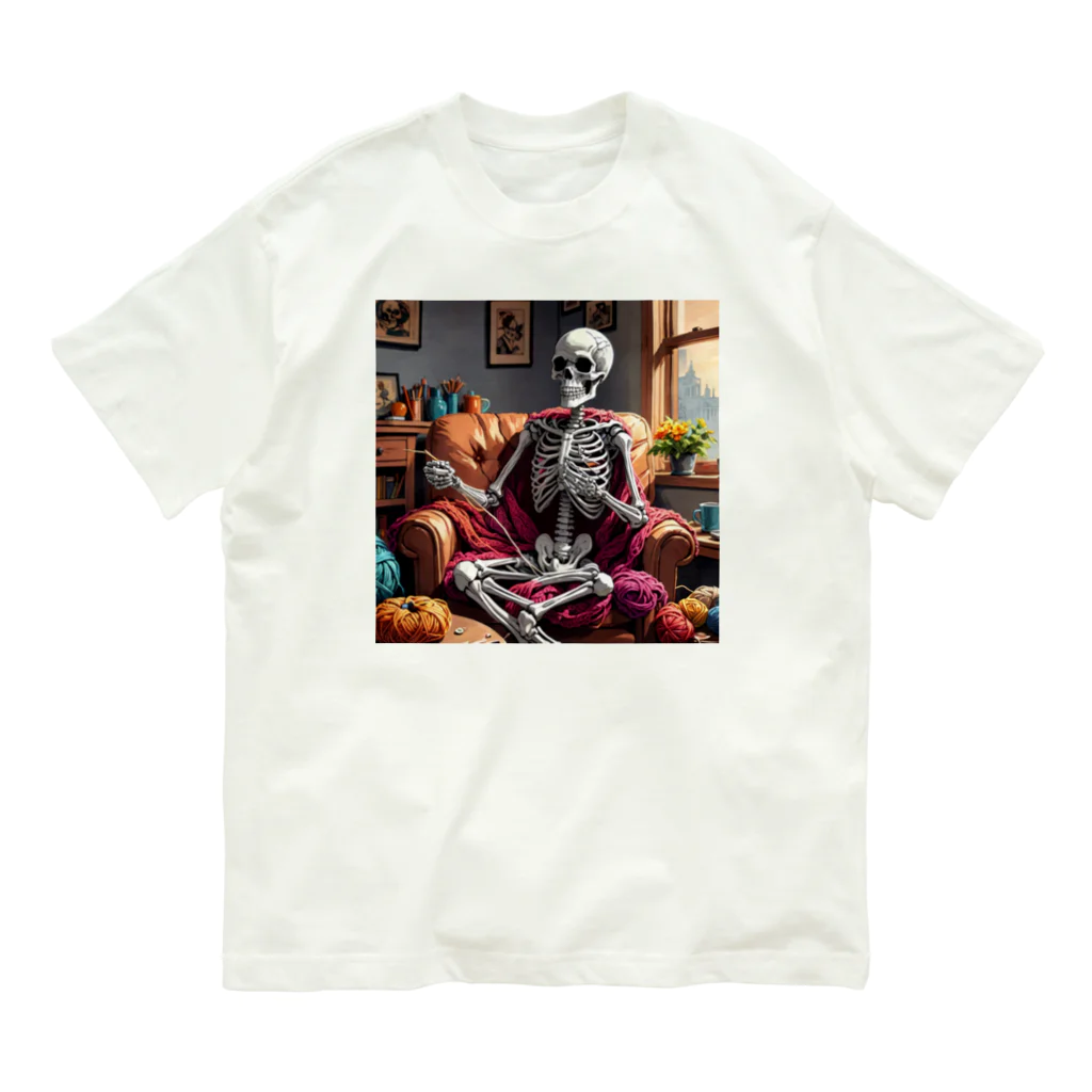 nao-tommyの編み物に夢中な骸骨 Organic Cotton T-Shirt