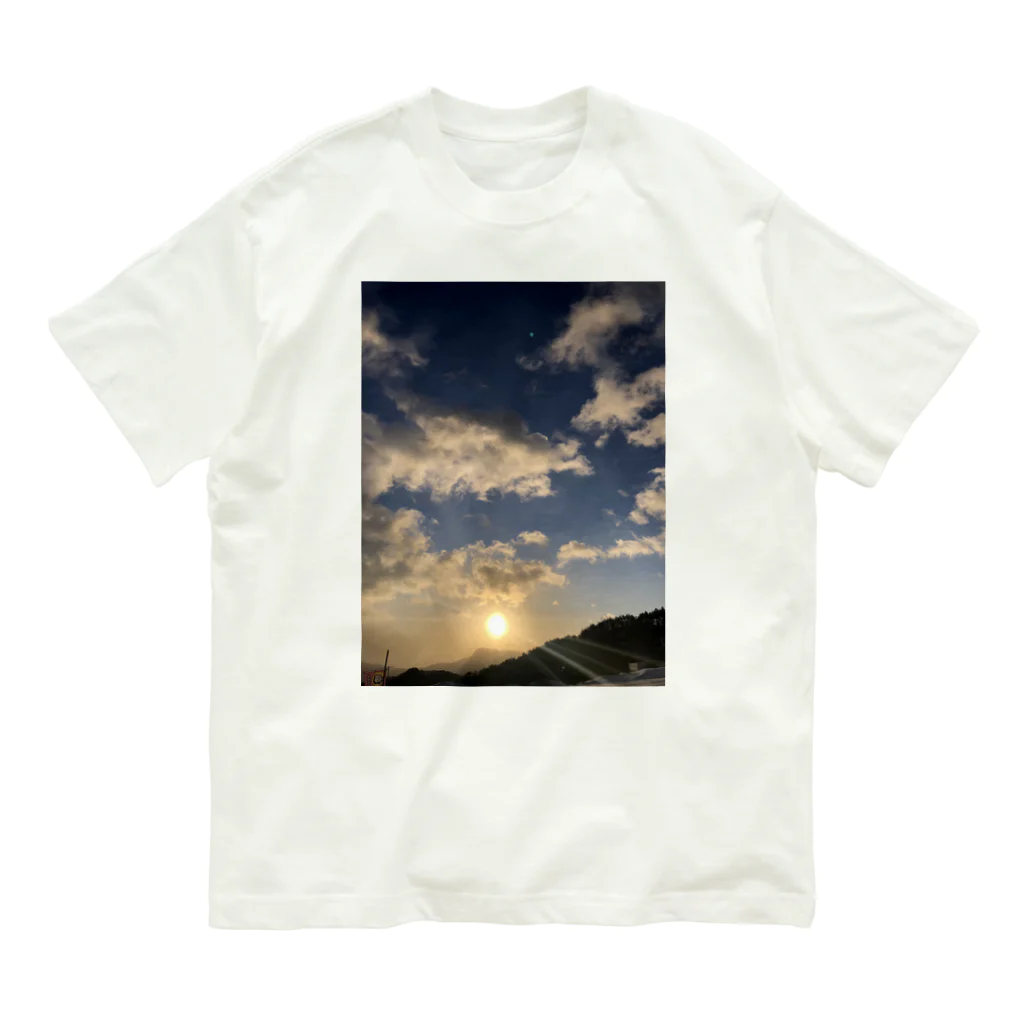 Nobuの朝の太陽と雲 オーガニックコットンTシャツ