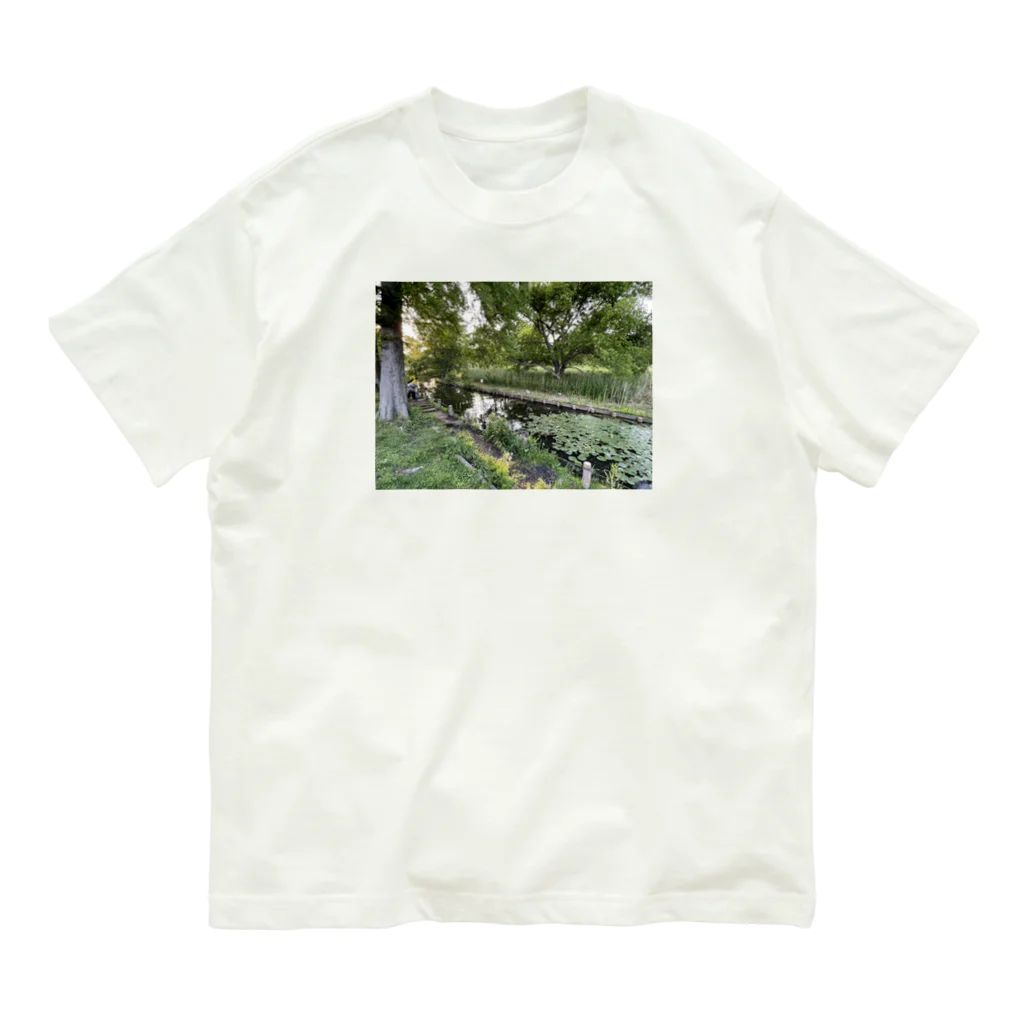 EijiPonの公園の一幕。 オーガニックコットンTシャツ
