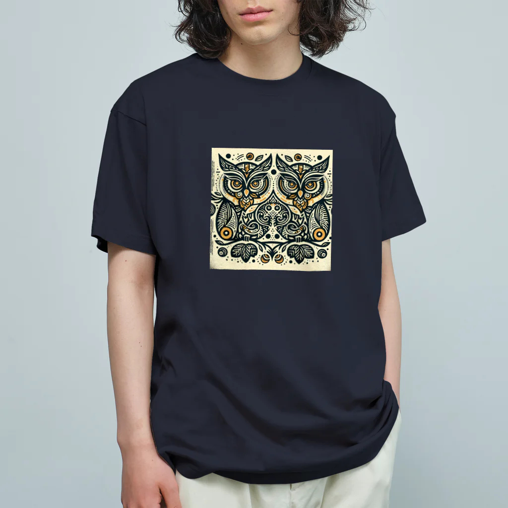 kotpopのSymmetrical Owls Organic Cotton T-Shirt