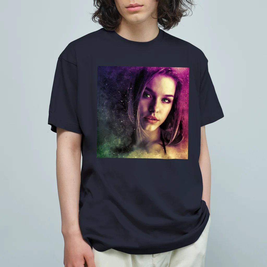 Fred HorstmanのBeautiful woman with purple hair and dark brown eyes  紫色の髪と濃い茶色の目を持つ美しい女性 Organic Cotton T-Shirt