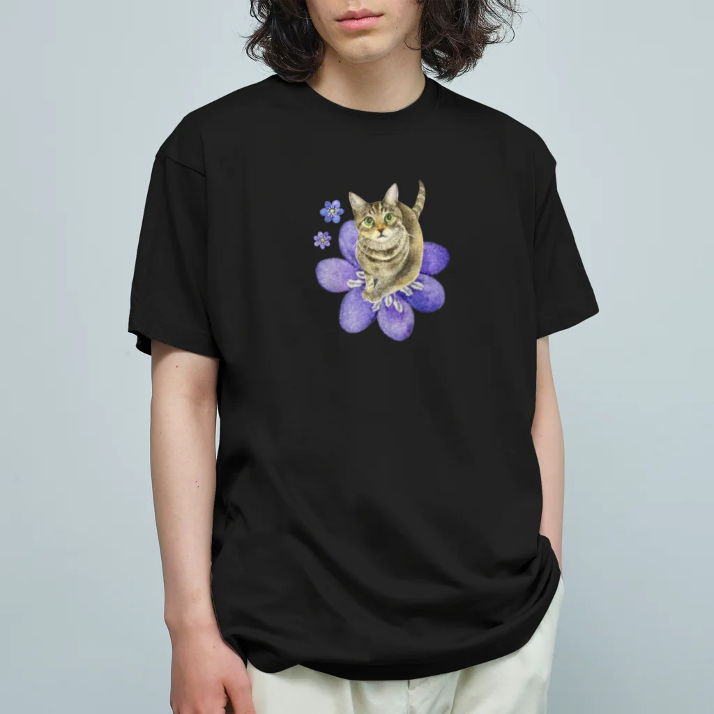 猫が好きすぎる絵描き　キジシマ ミキのキジトラくんミスミソウに乗る Organic Cotton T-Shirt