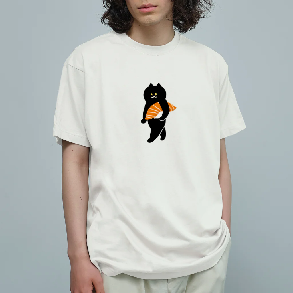 SUIMINグッズのお店の【中】サーモンの握り寿司をかっこよく運ぶねこ Organic Cotton T-Shirt