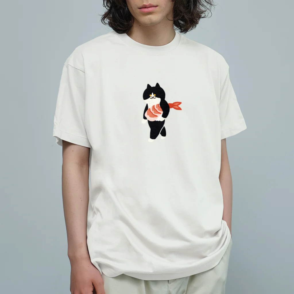 SUIMINグッズのお店の【中】海老の握り寿司を機嫌よく運ぶねこ オーガニックコットンTシャツ