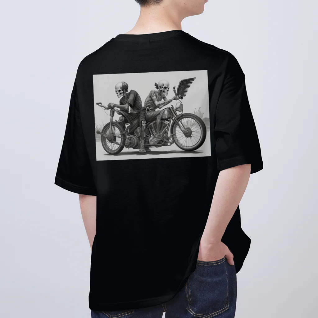 Skull sectionのバイクとドクロ（黒メイン） オーバーサイズTシャツ