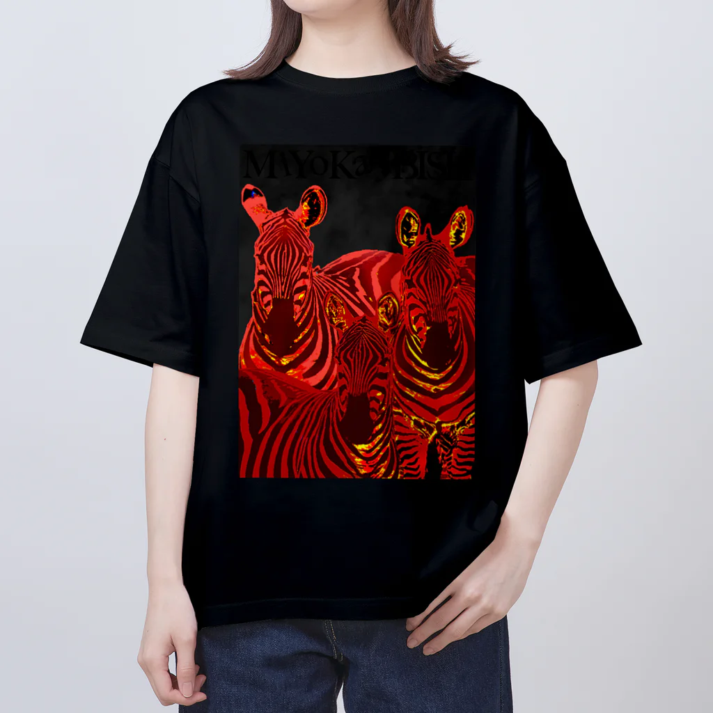 MiYoKa-BISHのRed Zebra by MiYoKa-BISH オーバーサイズTシャツ