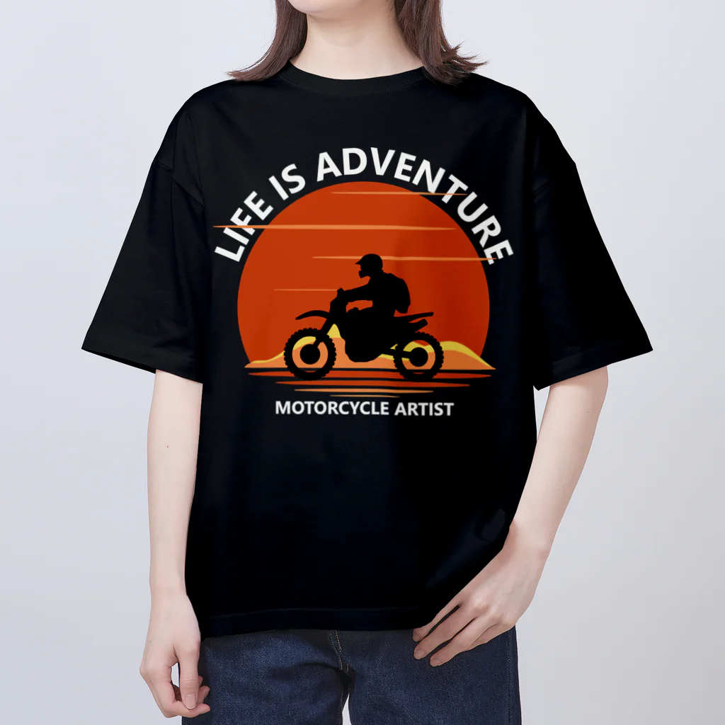 アージーのLife is Adventure Oversized T-Shirt