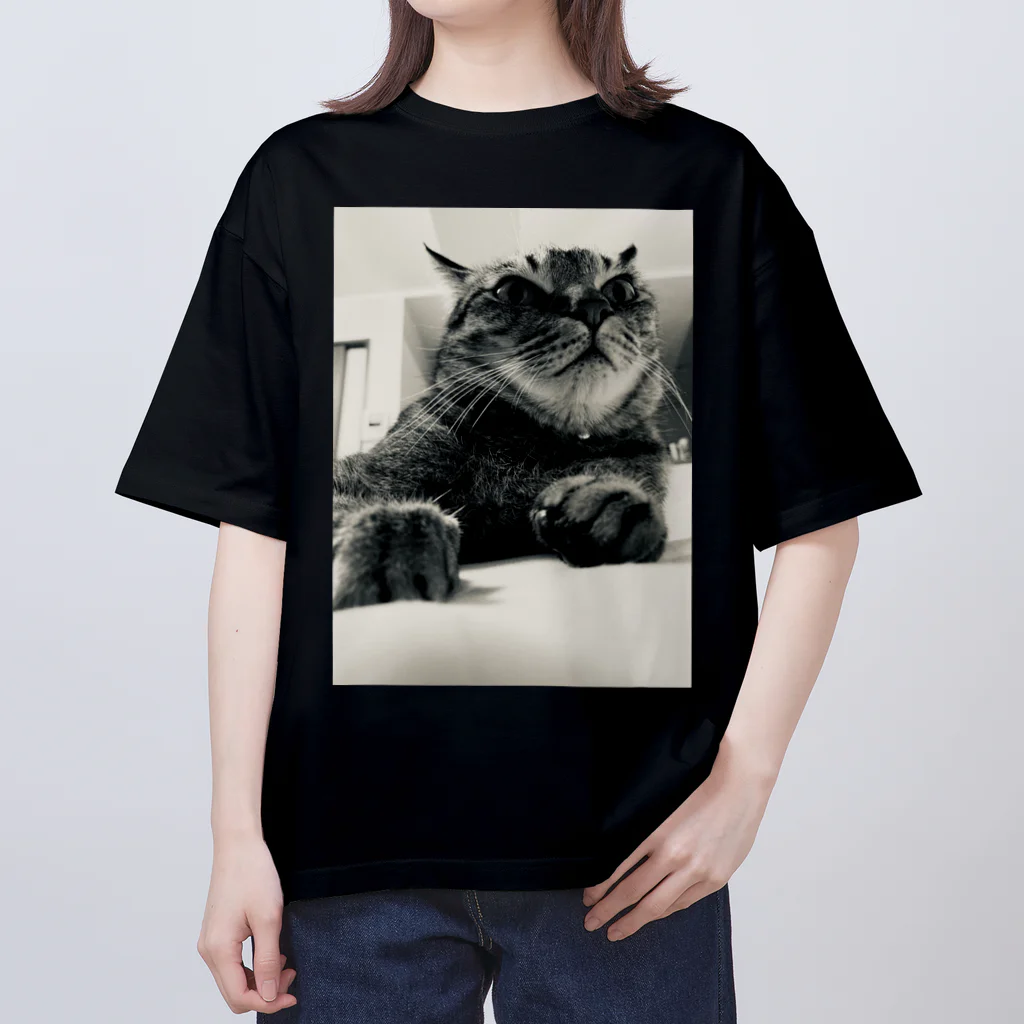 深夜の猫屋さんのしんやねこ Oversized T-Shirt