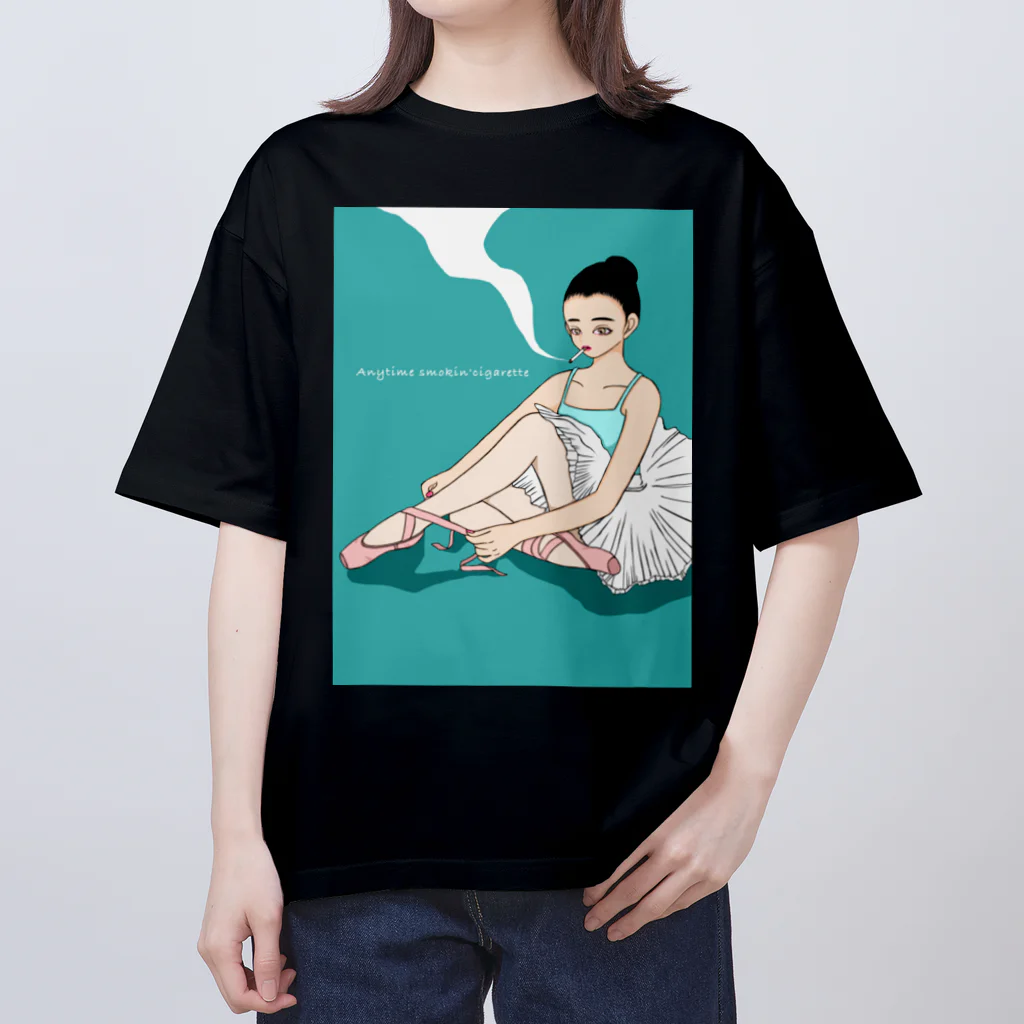 笑う動物のAnytime smokin' cigarette Oversized T-Shirt