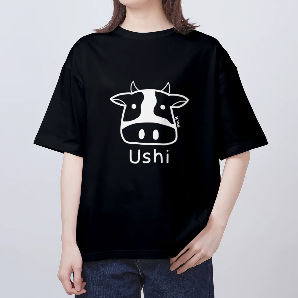 MrKShirtsのUshi (牛) 白デザイン オーバーサイズTシャツ