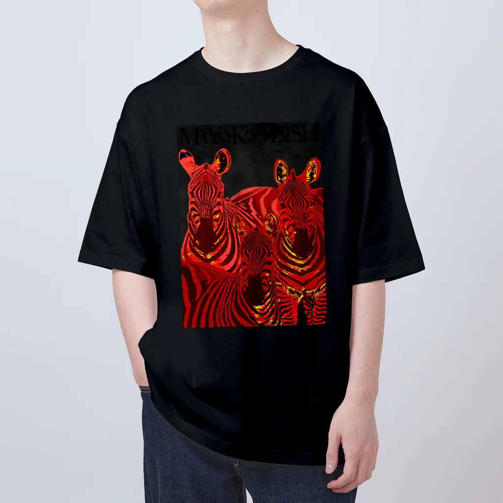 MiYoKa-BISHのRed Zebra by MiYoKa-BISH オーバーサイズTシャツ