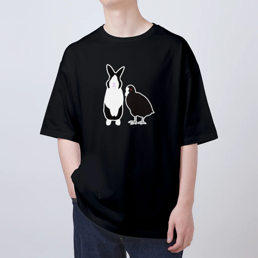 黒白部のダッチうさぎ(立)とオオバン Oversized T-Shirt