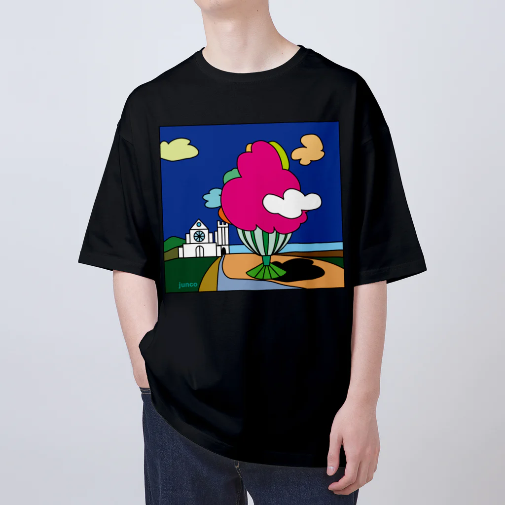 Blupiggの幸せの丘ピンクの木 Oversized T-Shirt