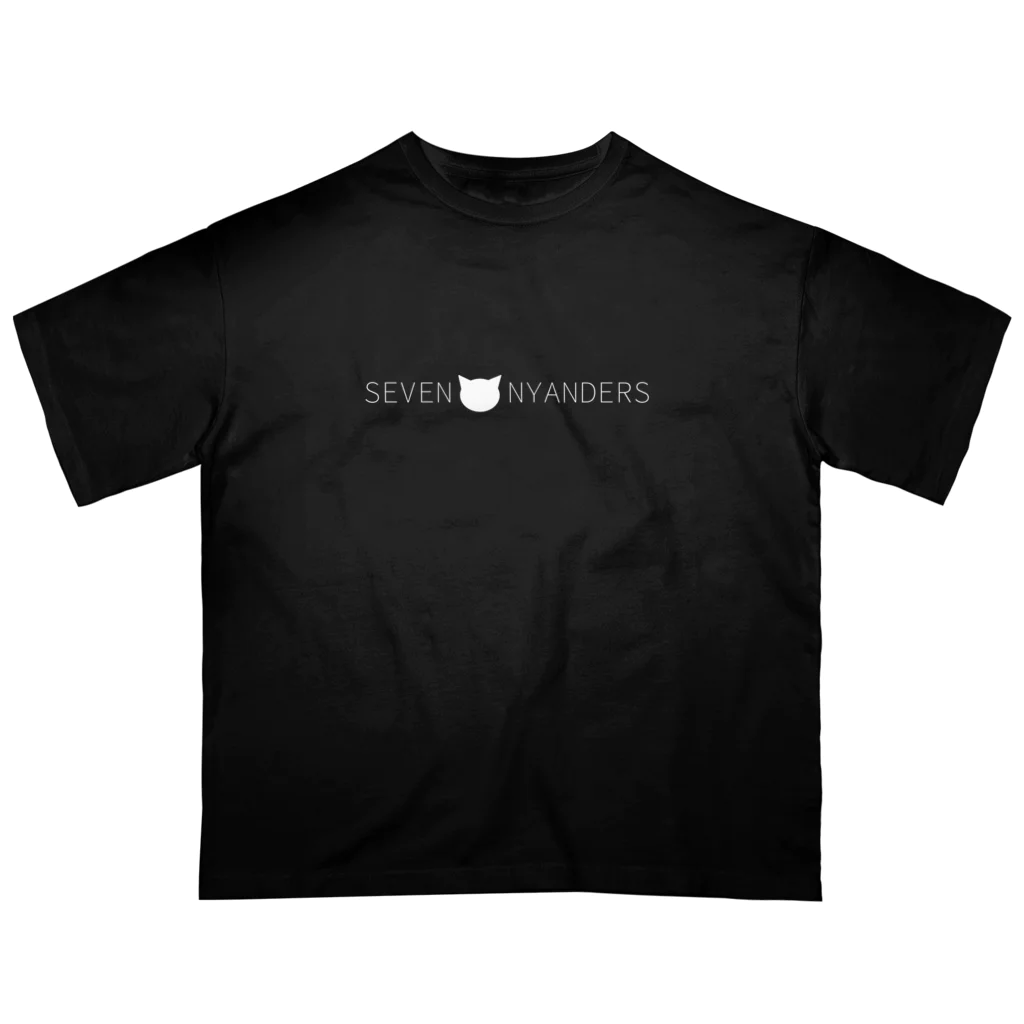 SEVEN NYANDERSのロゴホワイト　ヨコ　細① オーバーサイズTシャツ