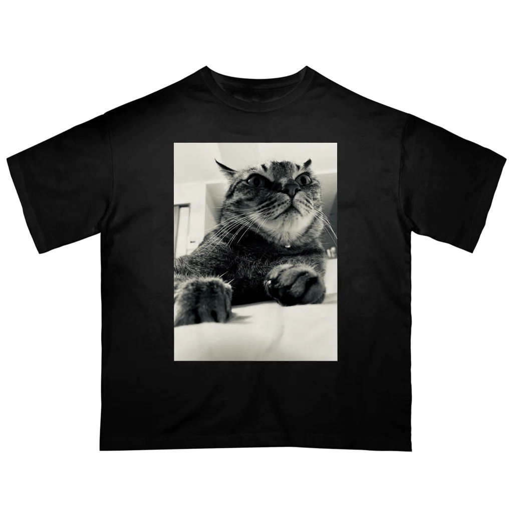 深夜の猫屋さんのしんやねこ Oversized T-Shirt