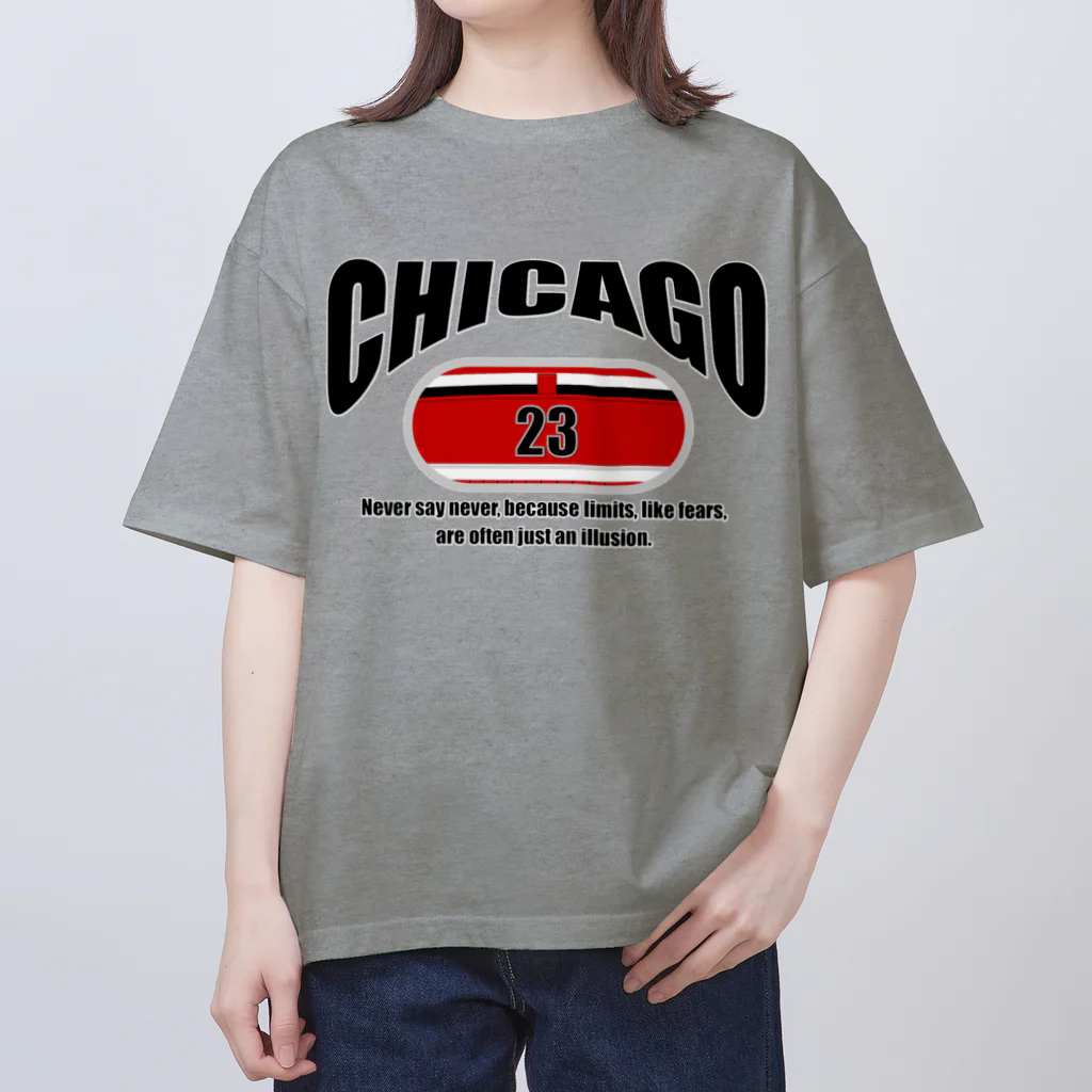 Never Say NeverのChicago～カレッジロゴ風～ オーバーサイズTシャツ