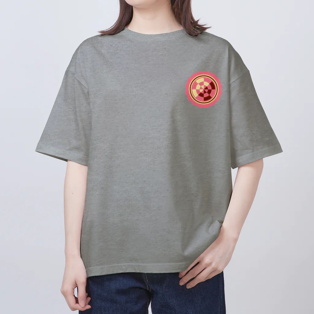 ハナドリカ SUZURI店の花の形の板チョコ(苺) Oversized T-Shirt