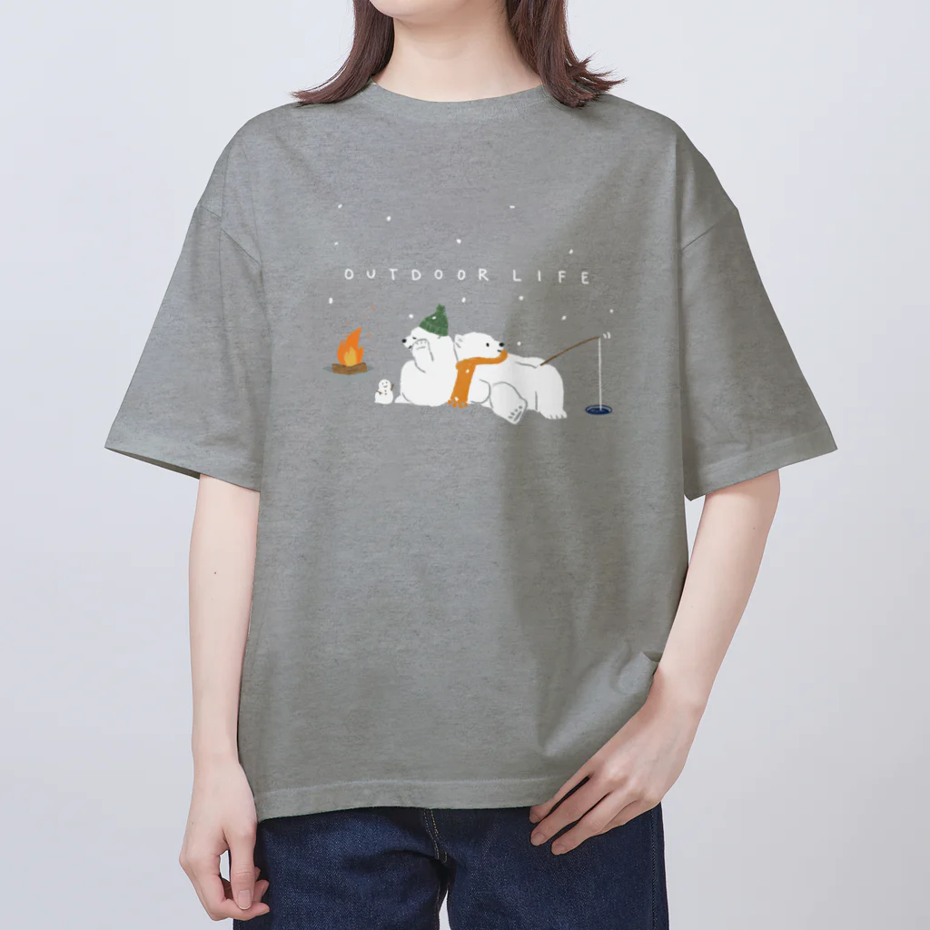 kiki25のアウトドアライフを満喫する白くま(冬) Oversized T-Shirt