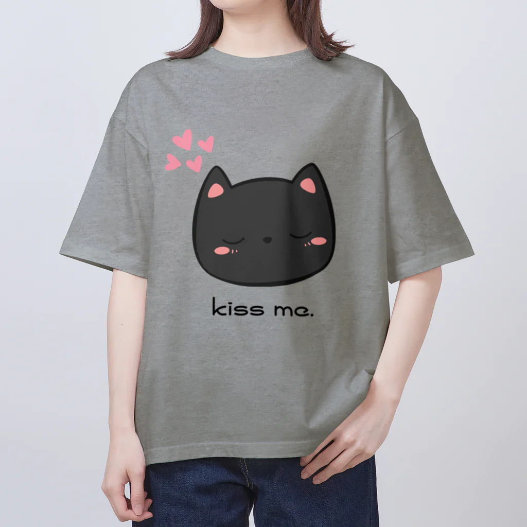 笑う犬のTシャツ屋さんのKiss待ち顔のネコ オーバーサイズTシャツ