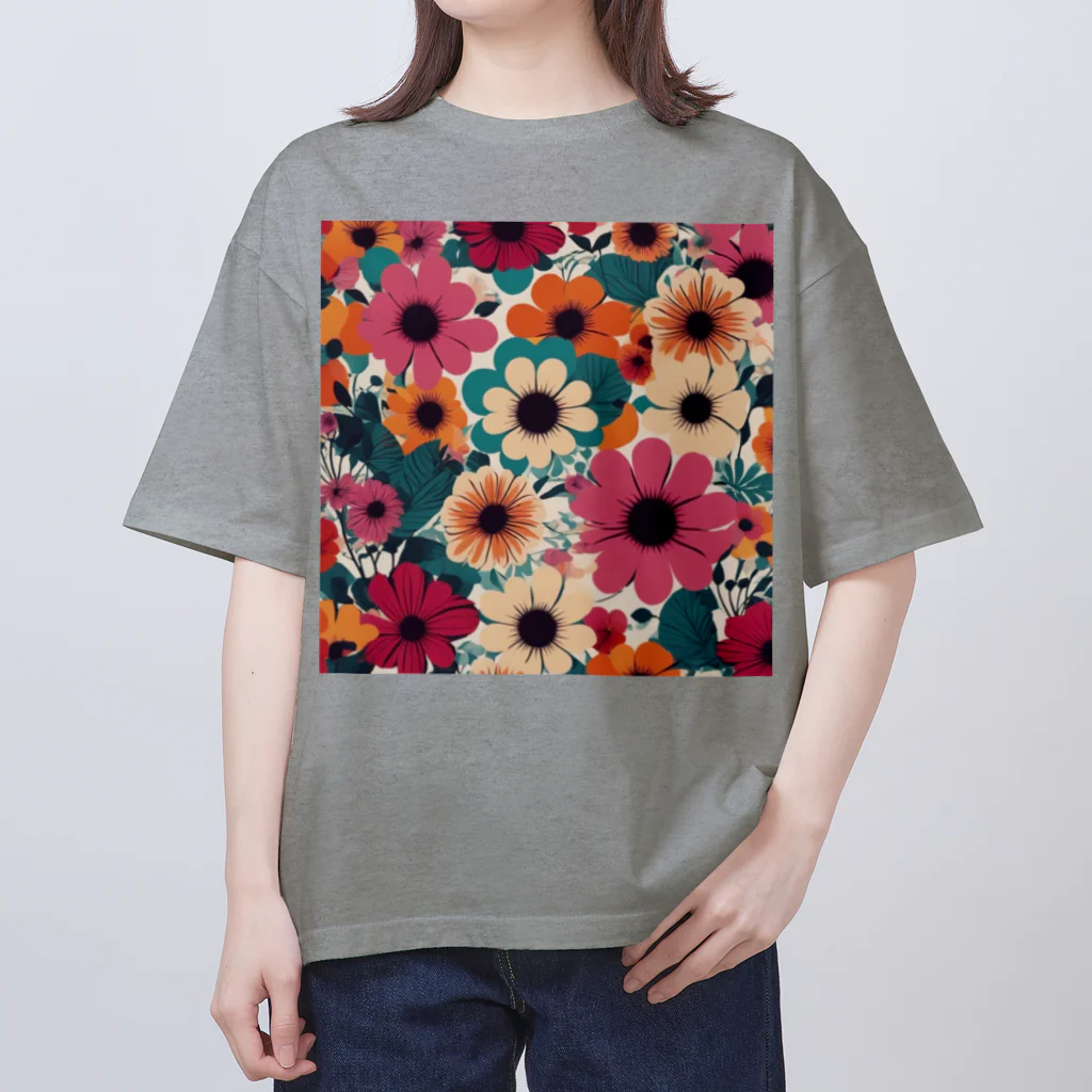 NATSUMAKITSUNEの北欧風　花柄　マリメッコ風 Oversized T-Shirt