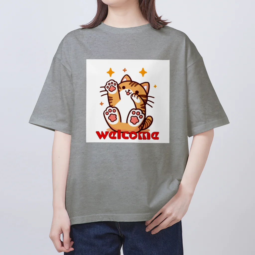 kk-welcomeの楽しく笑う肉球の猫ちゃんⅡ Oversized T-Shirt