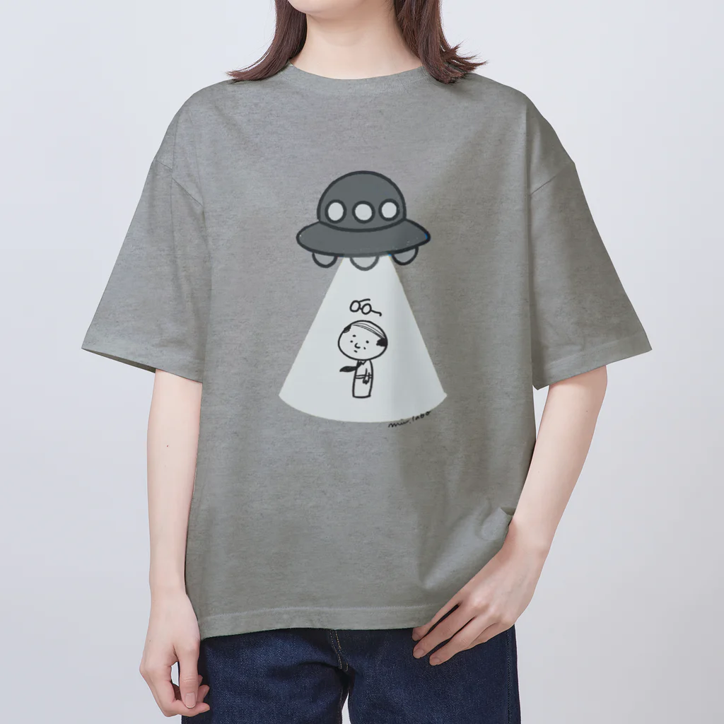 コケシ雑貨のmiu.laboのアブダクションおやじ Oversized T-Shirt