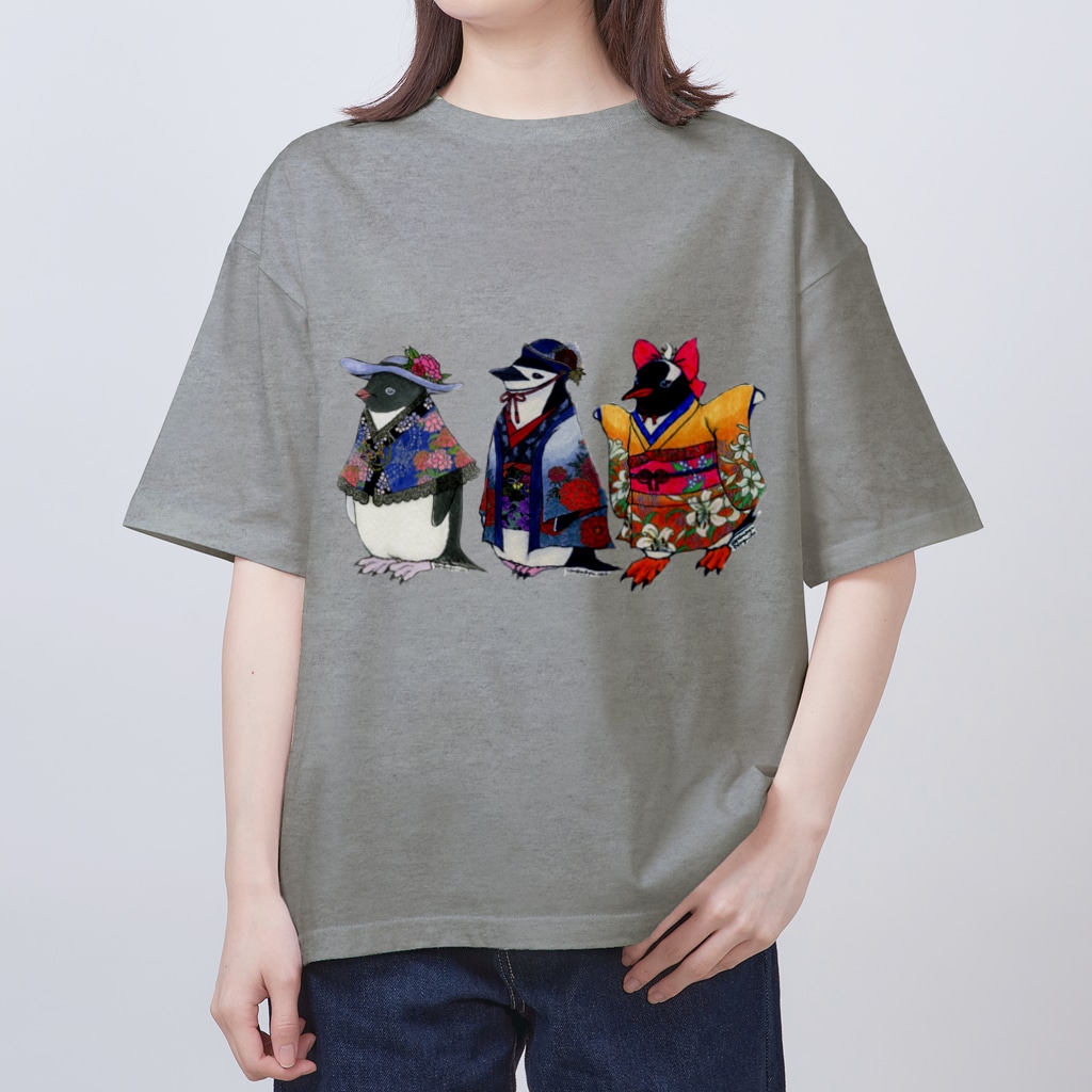 ヤママユ(ヤママユ・ペンギイナ)の立てば芍薬、座れば牡丹、歩く姿は百合の花-Pygoscelis Kimono Penguins- Oversized T-Shirt