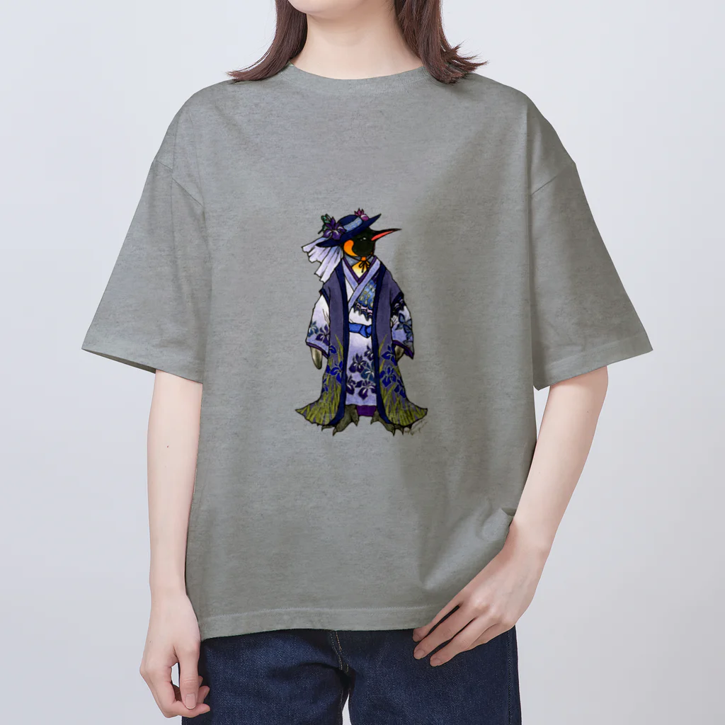 ヤママユ(ヤママユ・ペンギイナ)の着物ぺんぎん―いずれはキングか杜若― Oversized T-Shirt