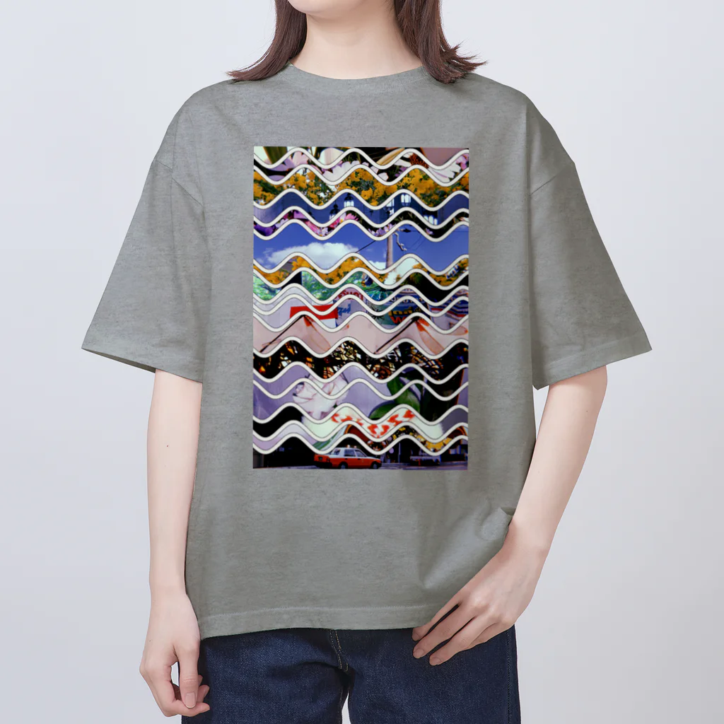 ﾄﾙｺﾞﾚのなみなみコラージュ縦長 Oversized T-Shirt