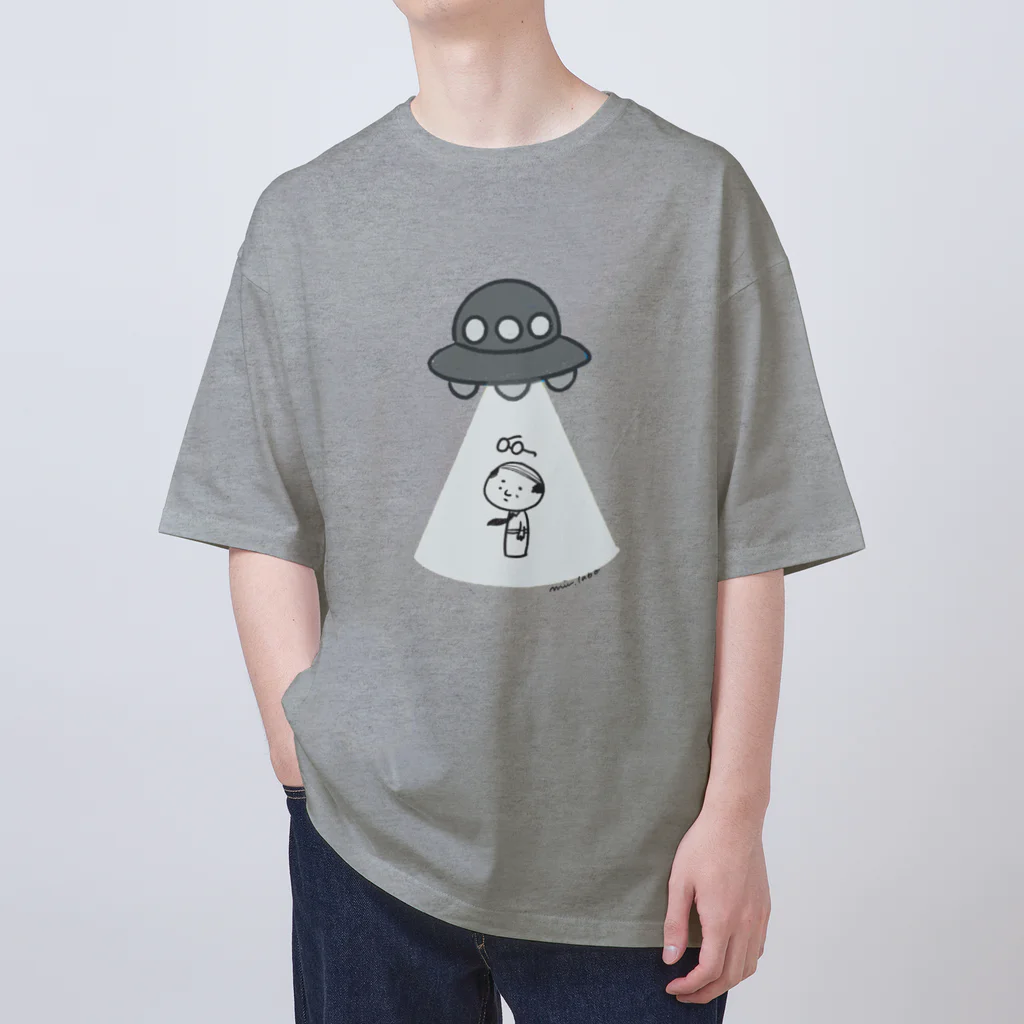 コケシ雑貨のmiu.laboのアブダクションおやじ Oversized T-Shirt