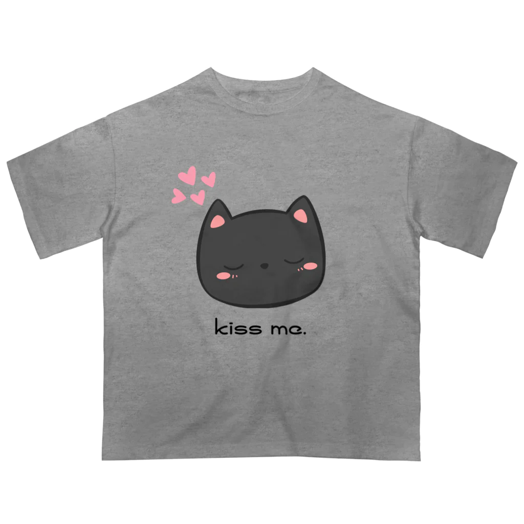 笑う犬のTシャツ屋さんのKiss待ち顔のネコ オーバーサイズTシャツ