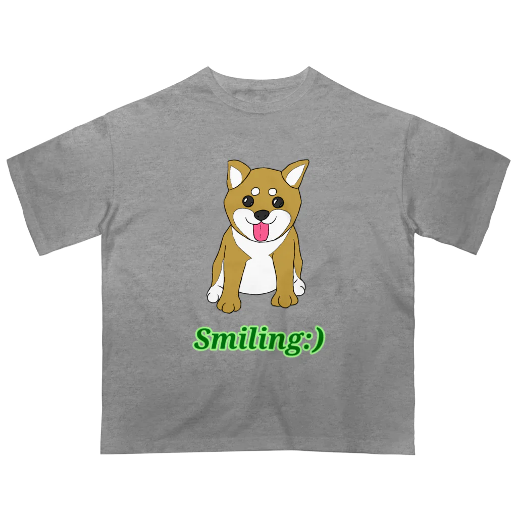 Lily bird（リリーバード）のにこにこ柴犬 英語ロゴ入り オーバーサイズTシャツ